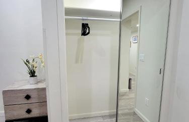 Modern 2BR Guest Suite w En-Suite Bathrooms 10 min to Rodeo Drive Near Kaiser and Cedars hospitals - Foto 12