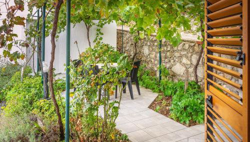 Apartments Juranic I - Foto 4, Garden