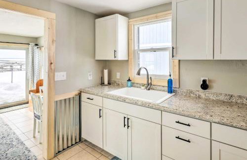 Lakefront Vacation Rental with Fire Pit and Dock! - Foto 9