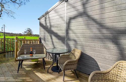 Peaceful Lake Retreat - Fishing Lakes, Heated Outdoor Swimming Pool 500yrds on Sister Park , Pool Open April to September - Foto 20