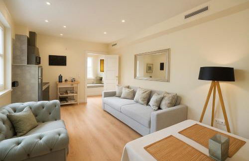 glorious cloud apartment - Photo 9