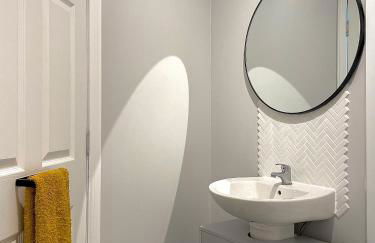 Central 2-bedroom apartment, Montrose - Photo 23