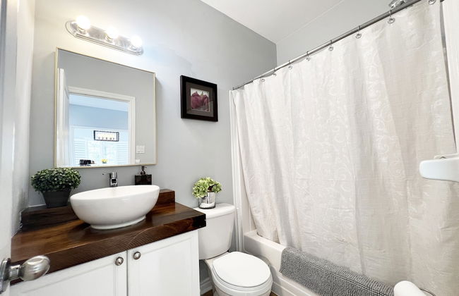 Vacation home beside the trails and Park - Photo 24