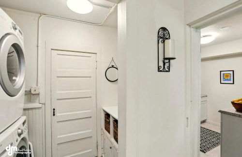 Coastal Cabin - Downtown Historical Log Home - Foto 19