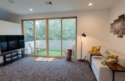 Rice Village Retreat - Rooftop deck - Sleeps 12 - Foto 43