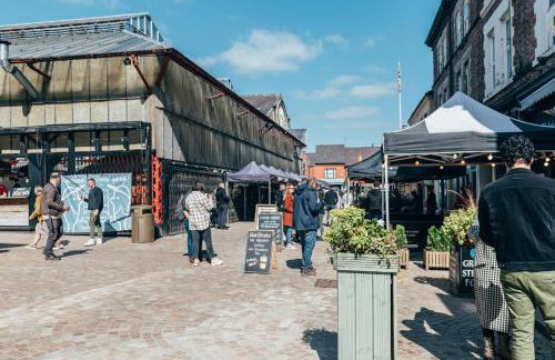 Chic 2Bed Apartment in Heart of Altrincham - Pass the Keys - Foto 26