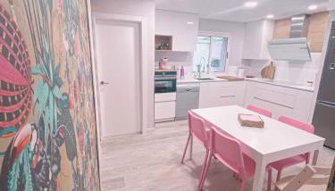 Casa rosa completa-patio- BBQ-columpios-buhardilla - Foto 4, stove