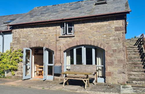 Cosy couples bolthole heart of Brecon Beacons - Photo 15