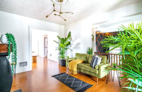 Jungle House Luxury Homes - Columbus Downtown Short North - Steps to Convention Center & Nationwide Arena - Sleeps up to 8 - Free Parking - Over 5,800 Five Stars - Foto 1