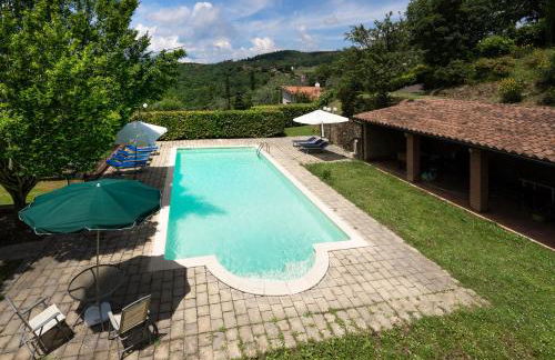 Experience the charm of Tenuta Le Caselle, a cozy farmhouse surrounded by nature and comfort! - Foto 18