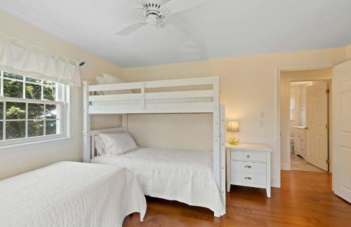 Breathtaking Cape Cod Beachhouse with Private Beach Access Near Sandwich, Massachusetts - Foto 73