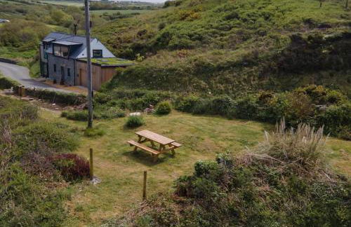 Cliff-top Cottage on Coast Path w/Panoramic Views - Photo 17