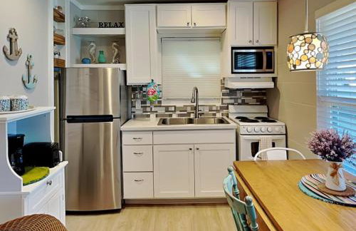 Harbor Lights Cottages #3 by Miss Kitty’s - Foto 11