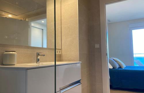 Modern Penthouse - Sea View & Private Rooftop - Photo 10