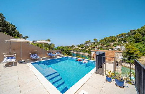 4 Bedroom Gorgeous Home In Korcula - Photo 2