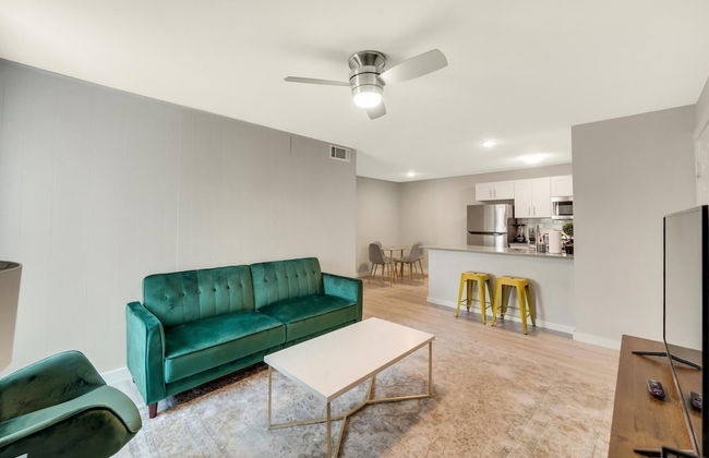 Modern 2BR Near UT Hyde Park Evonify - Foto 2