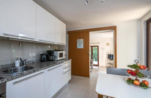 Amazing Home In Plomin With Kitchen - Foto 20