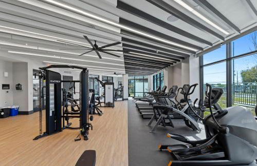 1BR Alongside Q2 and Domain With Pool, Gym and Free Parking - Foto 35