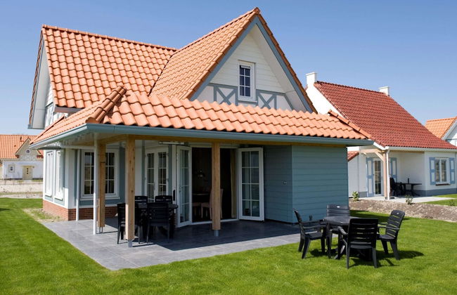 Villa in Cadzand-bad Near North Sea Beach - Photo 1