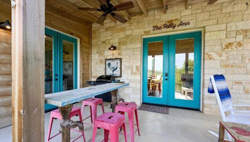 Beautiful Pet-Friendly Cottage with Outdoor Fireplace for a Wonderful Escape in Nature near Austin, Texas - Photo 5