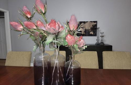 Beautiful Big 3 bedroom Quiet Apt near downtown - Foto 7