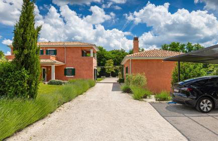 Beautiful Villa Village with tennis court in Tinj - Photo 15