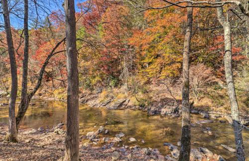 Creekside Retreat with Deck, 18 Miles to Wolf Ridge - Foto 28