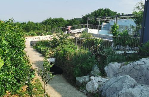 Villa Suzi - Family Farm Stay with Donkeys, Pool and Sea View near Rijeka - Photo 21