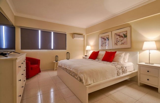 Penthouse in Evaristo Morales Sleeps 14 - Foto 1