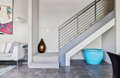 Stylish Gated TH + private heated pool + hot tub - Foto 25