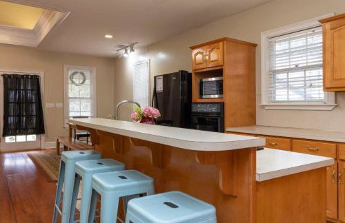 The Broadway Bungalow Walk to Riverwalk Dining! - Foto 18