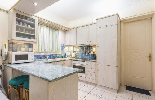 Amazing Apartment Pallini - Near Airport & Metro - Foto 8