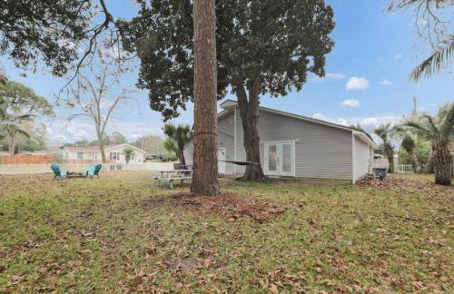 Ocean - 5 Beds Retreat with Pickleball, Arcade, Grill & Beach Access! - Foto 56