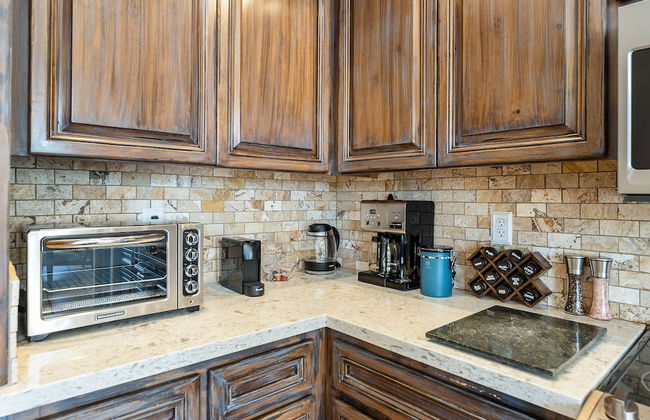 Restorative Oasis Ranch w Pool Spa - Photo 13