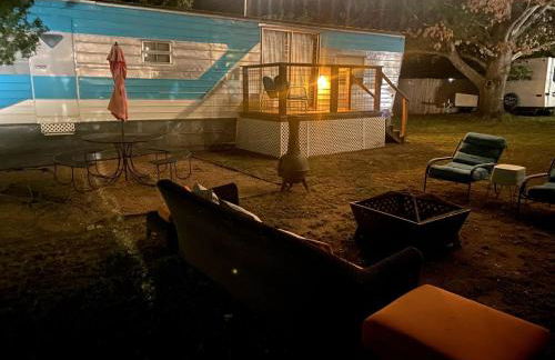 Unique Vintage Airstream Fully Restored in Texas - Foto 1