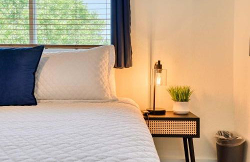 FlightDeck HotTub Fireplace NearAirport FamilyHome - Foto 4