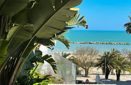 BLUESuite - Nuovissimo trilocale a 30m dalla spiaggia, con terrazza sul mare e box - Foto 1