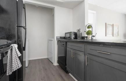 Landing Spectacular 1BD Gym Pool - Photo 34