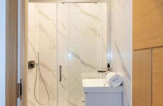 Spacious 4-Bed Near City & Sea - Foto 20