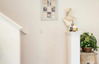 Spacious 5BR Getaway w Game Room & Modern Comfort - Photo 44