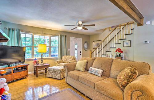 Secluded Chattanooga Getaway w/ Deck + Yard! - Foto 5