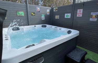 Tigers Wood - 2 bed hot tub lodge with free golf, NO BUGGY - Foto 25