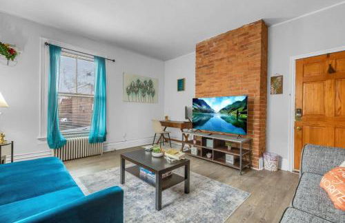 City Charm Walk to Trinity & Hospital with Parking - Foto 6