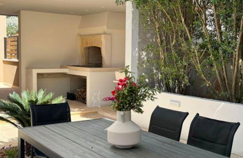 Villa TM with private heated pool, poolhouse & private garage - Photo 23