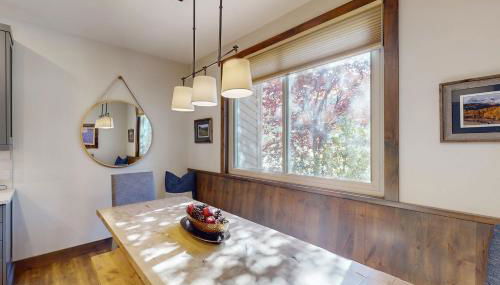 Remodeled Mountain-View Escape - Foto 5