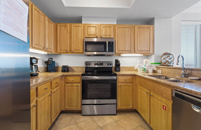 Crystal Tower Comfort Condos by Hosteeva - Photo 99