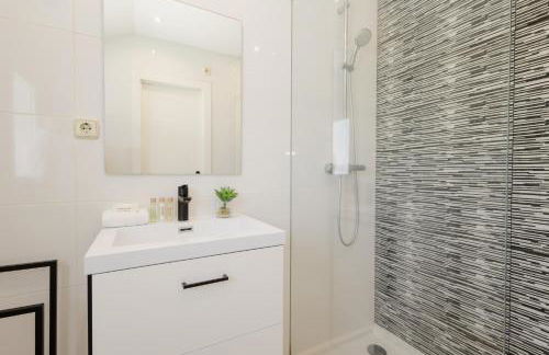 Townhouse in first line beach, Bahia de Marbella, Marbella - Photo 48