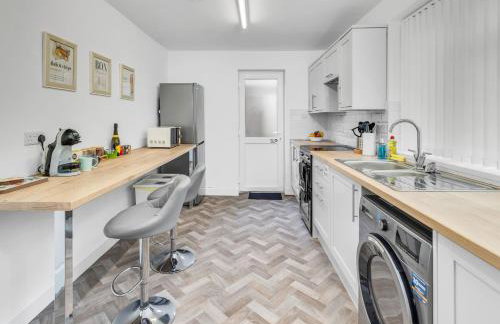 Elegant 3 Bedroom Detached House By Your Lettings Short Lets & Serviced Accommodation Peterborough With Free WiFi & Parking - Foto 32