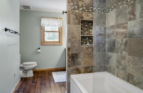 Cozy Cabin in Sister Bay HotTub FirePit Dogs - Foto 29