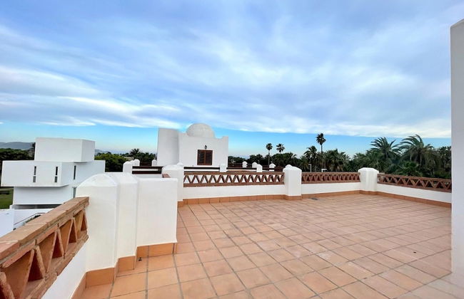 Sunlit Villa Near Golf - Foto 38